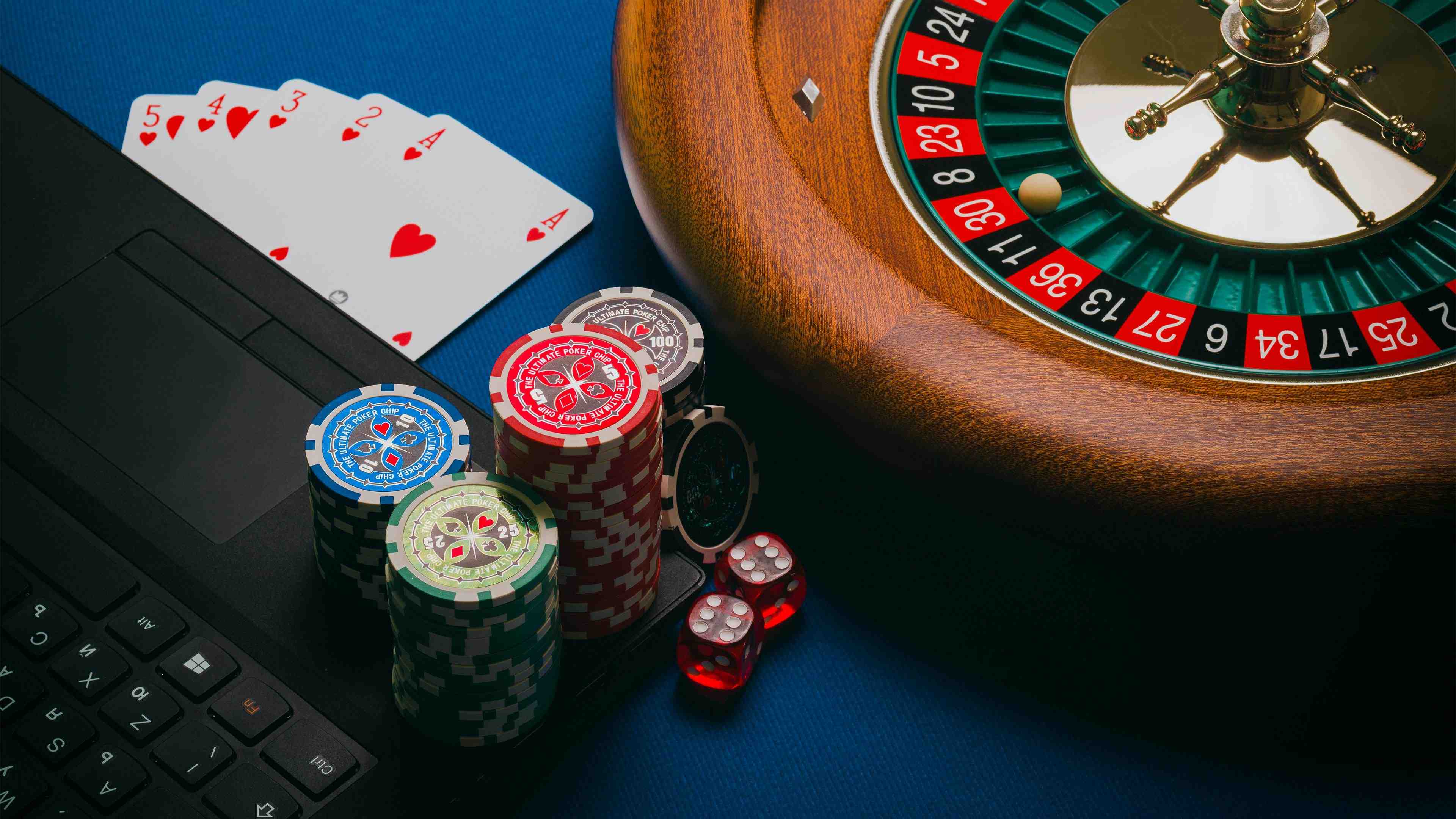iwet app Myanmar ကစားဝါသနာရှင်များ Live Casino Sportsbook Esports MMK ဖြင့် APP တွင် ကစားနေပုံ